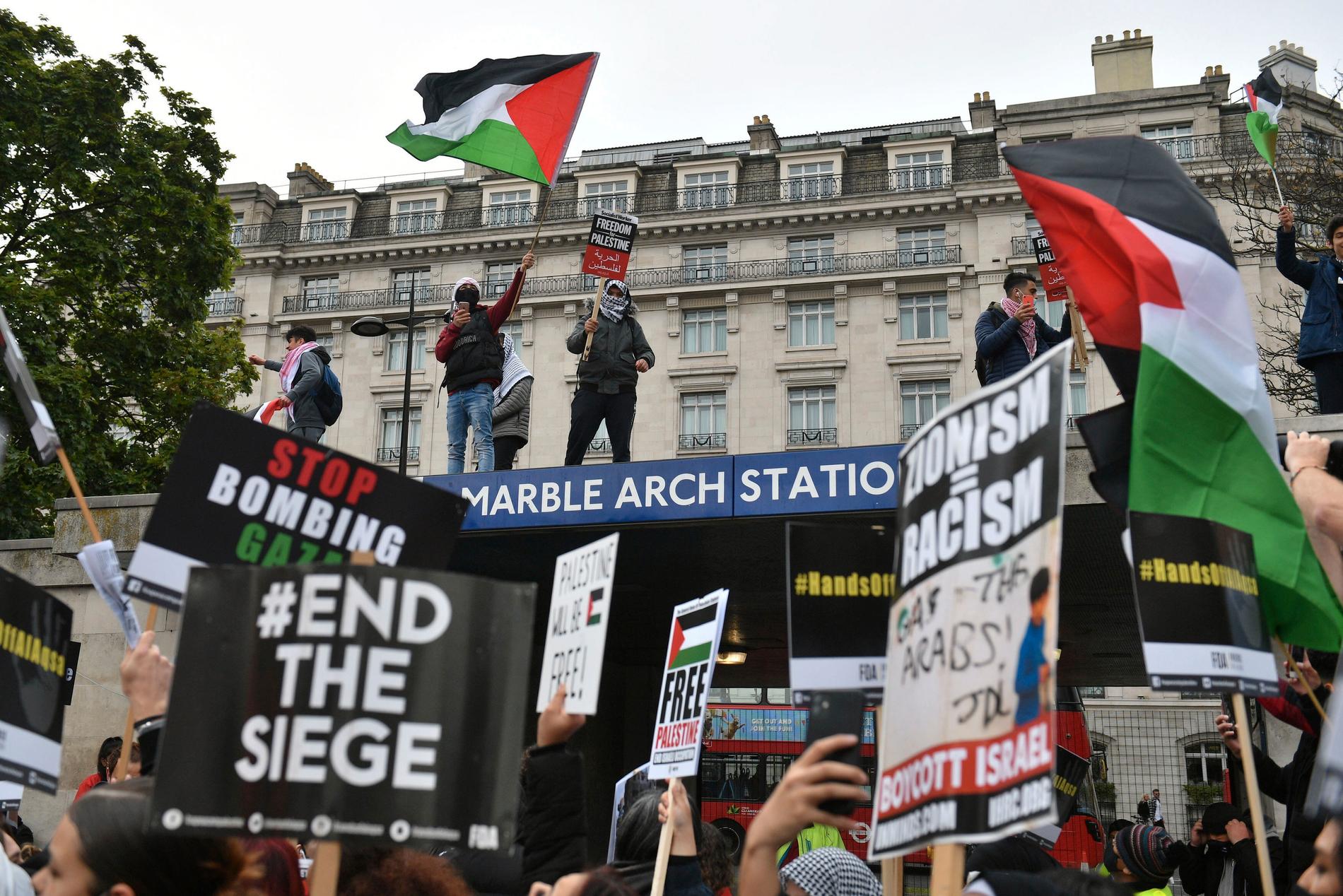 Demonstranter samlades vid Marble Arch i London.