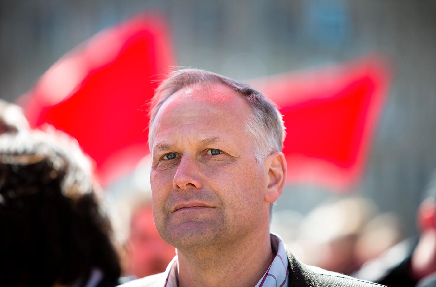 Vänsterpartiets Jonas Sjöstedt tågar i Västerås och Uppsala.