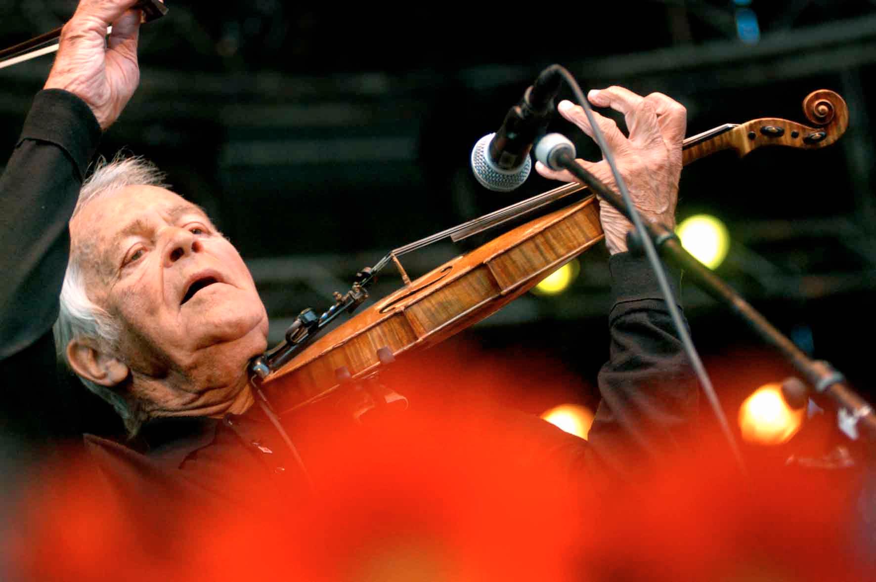 Svend Asmussen på Stockholm Jazzfestival 2003. Arkivbild.