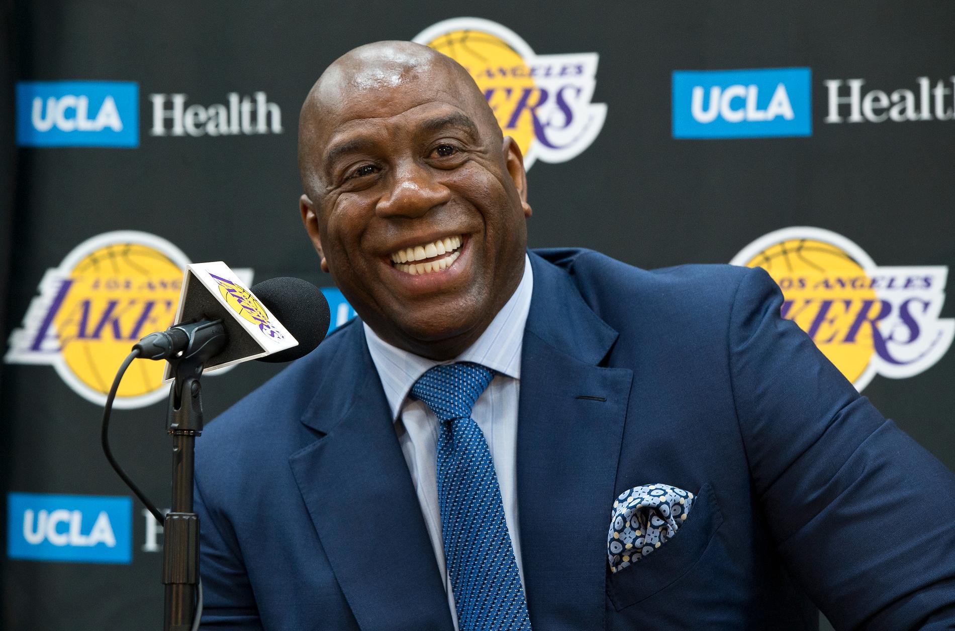 Magic Johnson lämnar posten som sportchef för Los Angeles Lakers. Arkivbild.