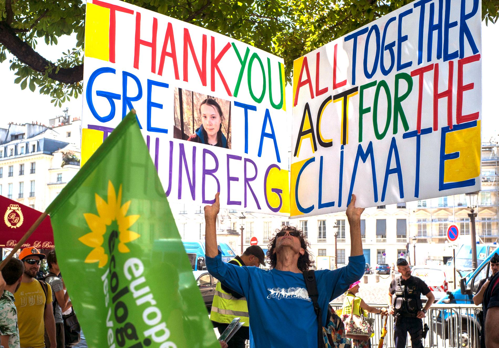 Greta Thunberg har också många fans och runt om i världen har tiotusentals strejkat ungdomar för klimatet. Arkivbild.