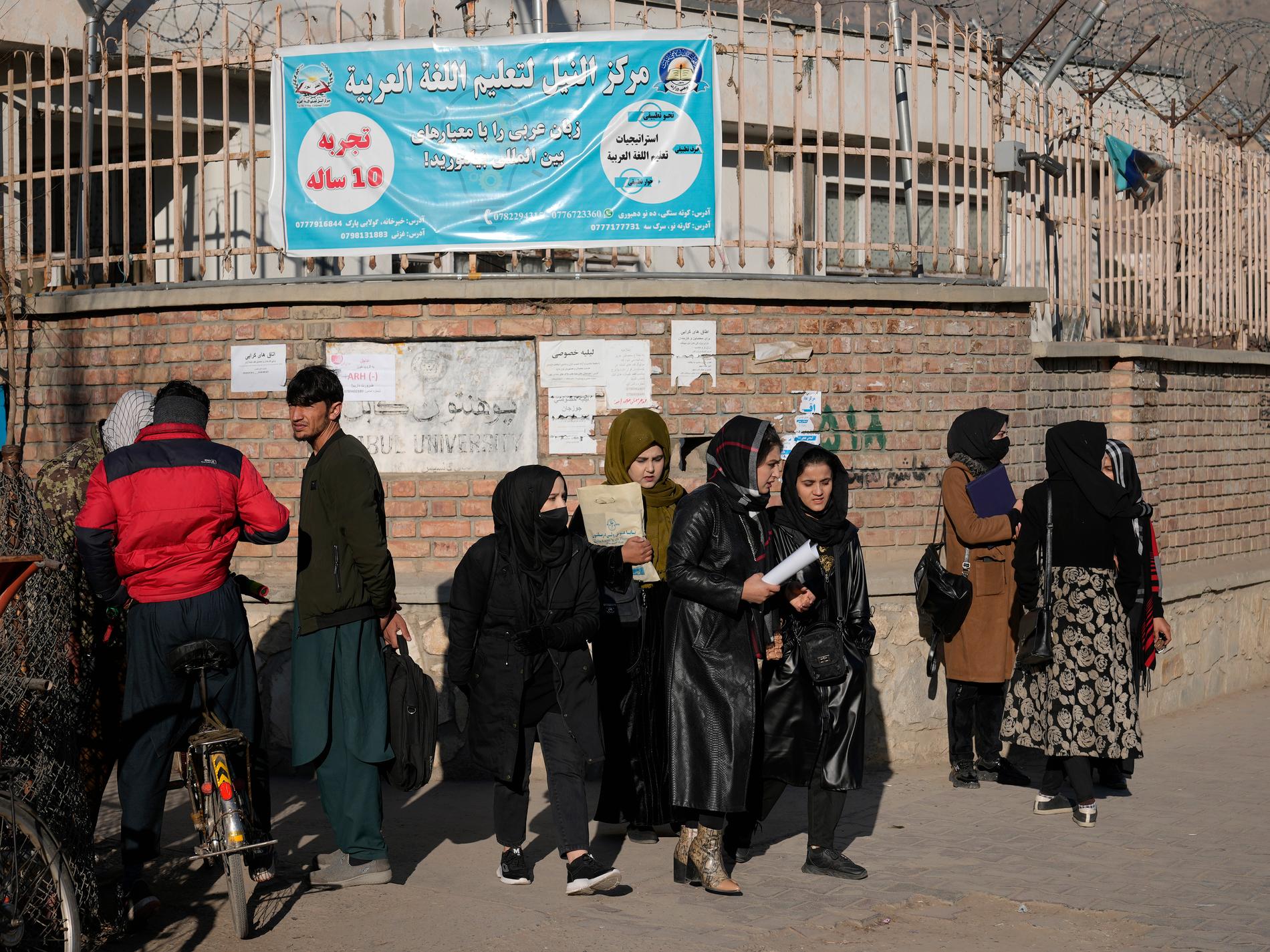 Nytt bakslag för afghanska kvinnors utbildning