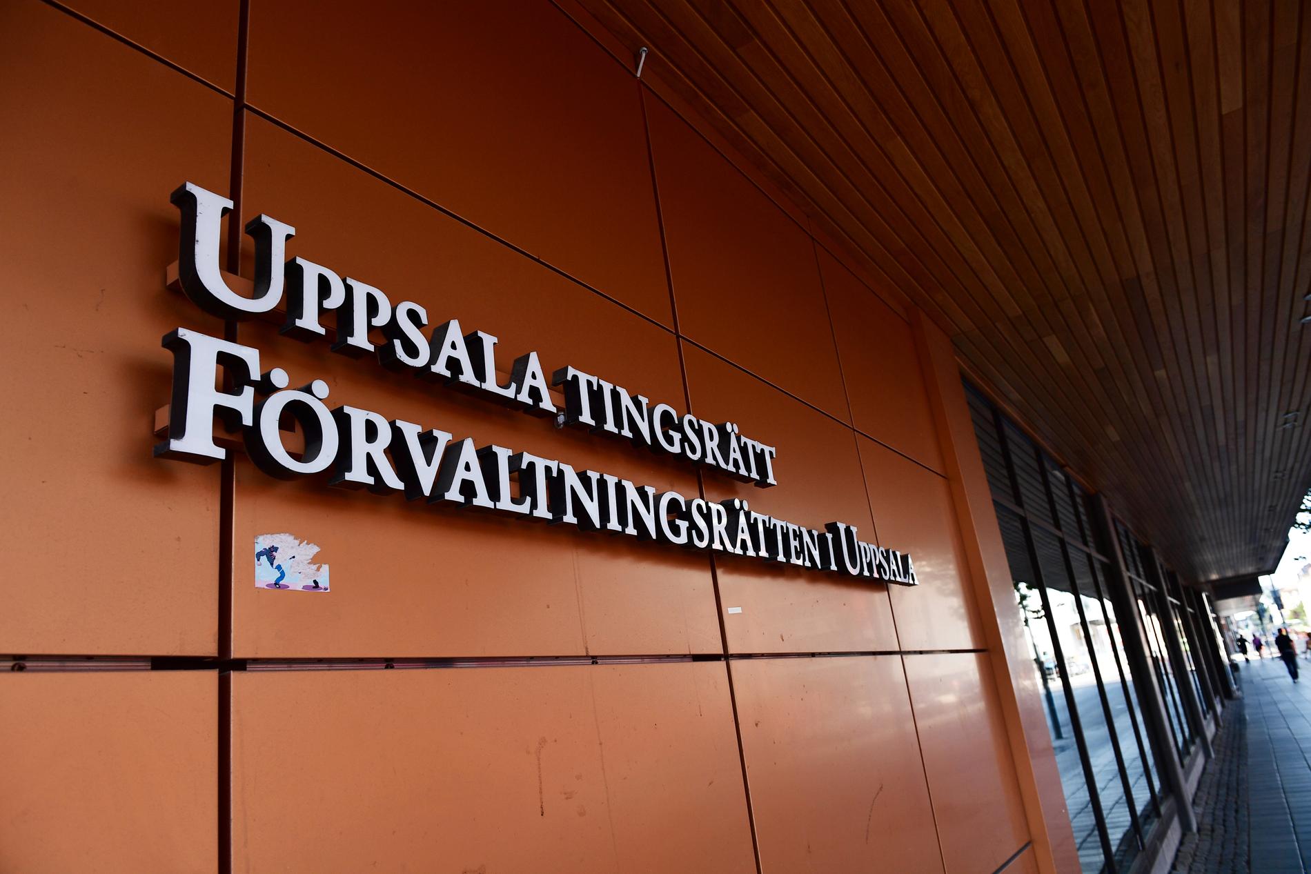 Kvinnan åtalas vid Uppsala tingsrätt efter att ha olovligen ha fotat en naken man som sov. Arkivbild.