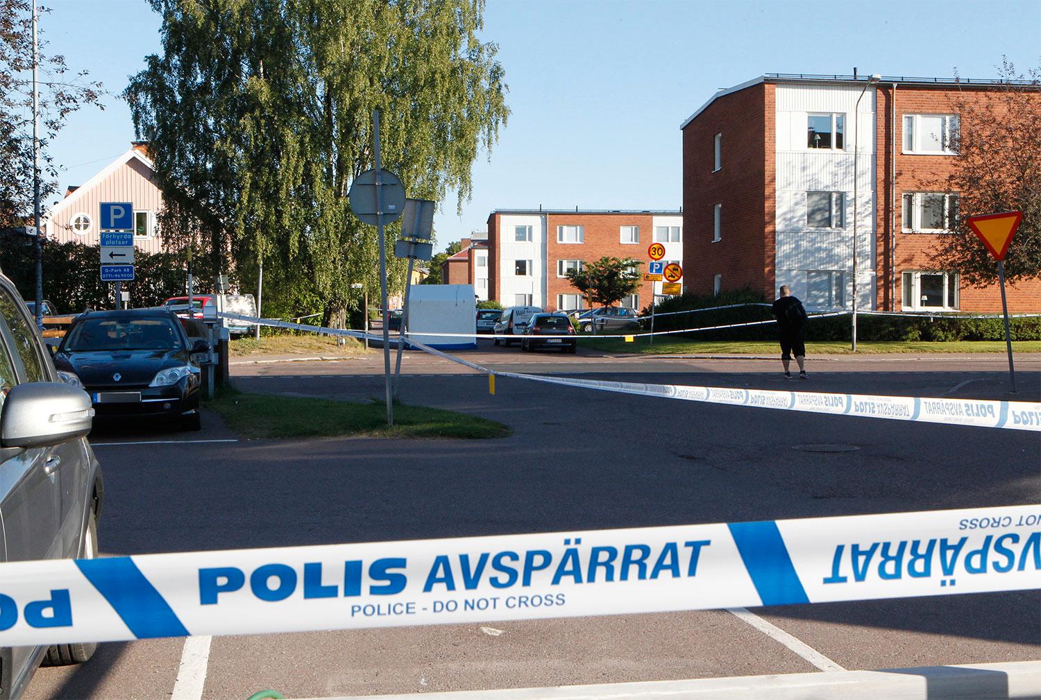 En man hittades död i centrala Borlänge natten mot lördag.