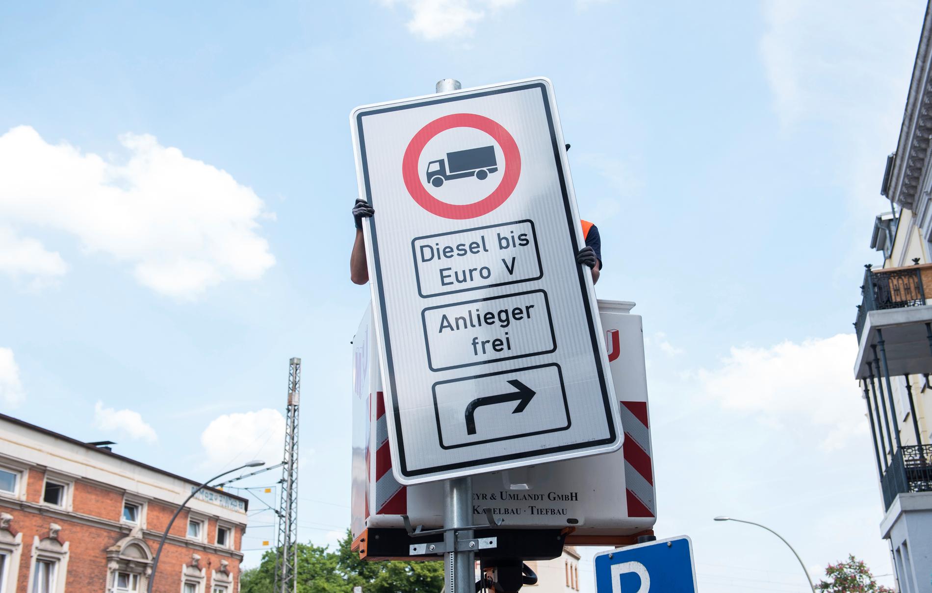 Hamburg inför körförbud för äldre dieselbilar på två gator i staden. Arkivbild.