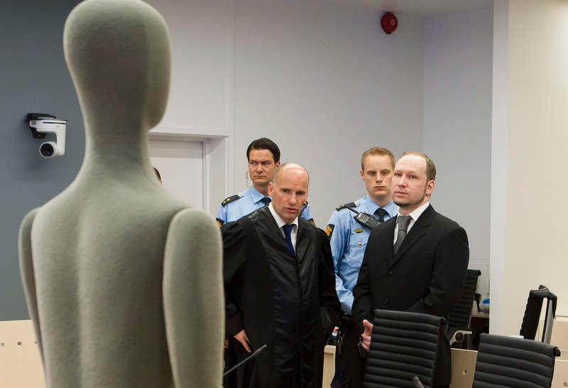 Rätten gick igenom var och hur samtliga ungdomar på Utøya sköts ihjäl. Till sin hjälp använde rätten en docka för att illustrera Breiviks dåd för åskådarna.
