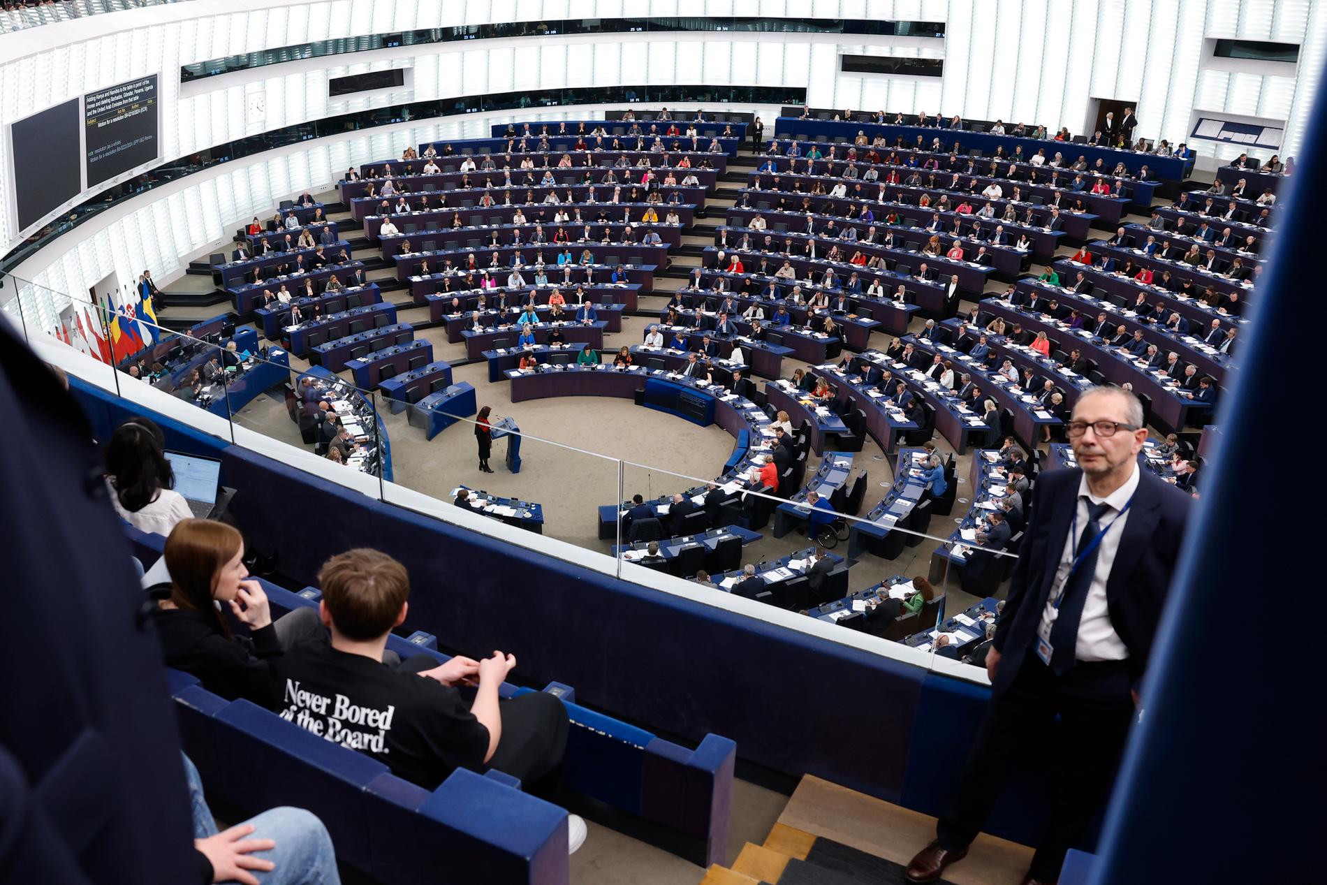 Ledamöter samlade i EU-parlamentet i Strasbourg på tisdagen.