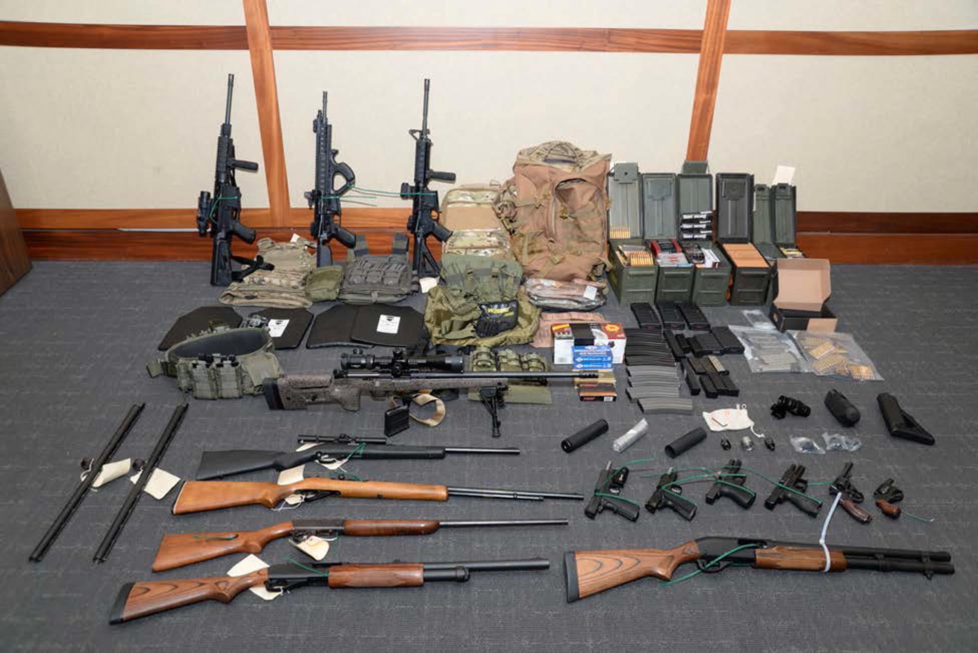 Stora mängder vapen och ammunition beslagtogs i 49-åringens hem.