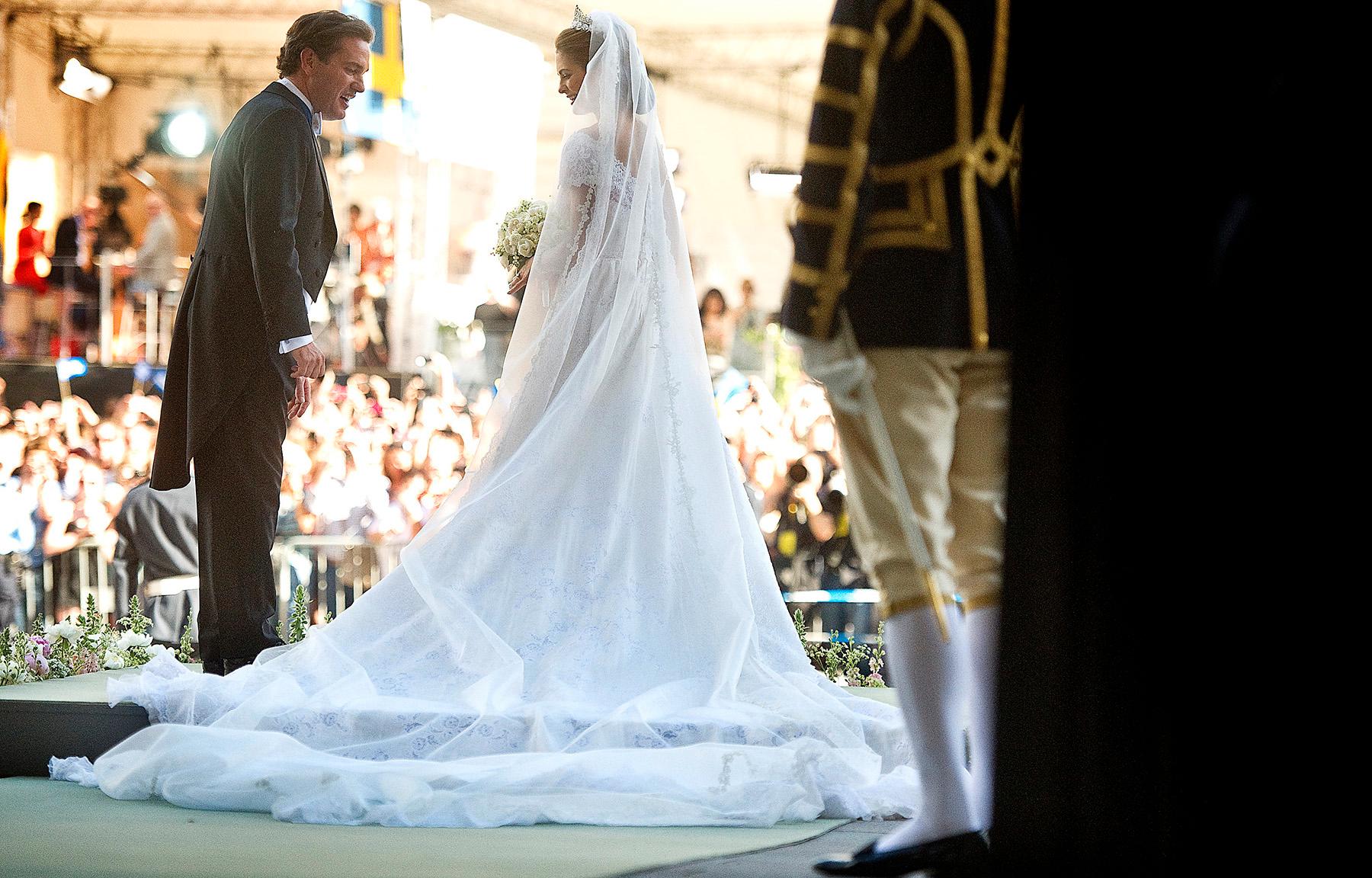 plutokraterna är den nya aristokratin ”Bankman gifter sig med svensk prinsessa” var rubrikerna utomlands om gårdagens bröllop mellan prinsessan Madeleine och Chris O’Neill.