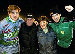 VINNARFAMILJEN Det blir SM-guld till familjen Bergwall oavsett hur bandyfinalen slutar. Från vänster Andreas, Sven, Anita och Marcus.