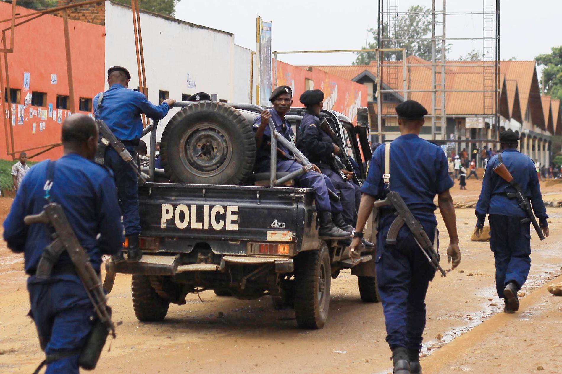 Kongolesisk polis i Beni i slutet av december. Arkivbild.