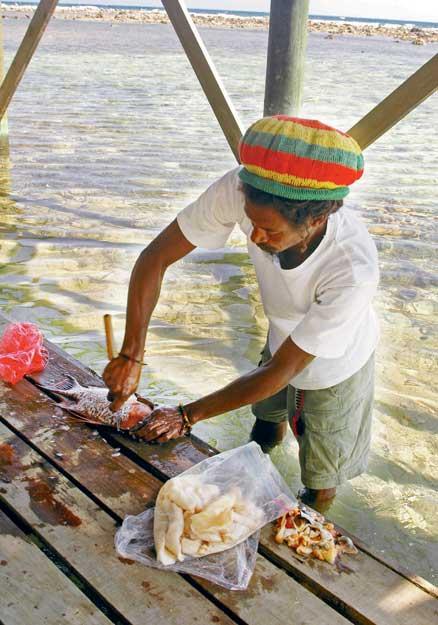 På Tobacco Cay serveras garanterat nyfångad fisk till middag.