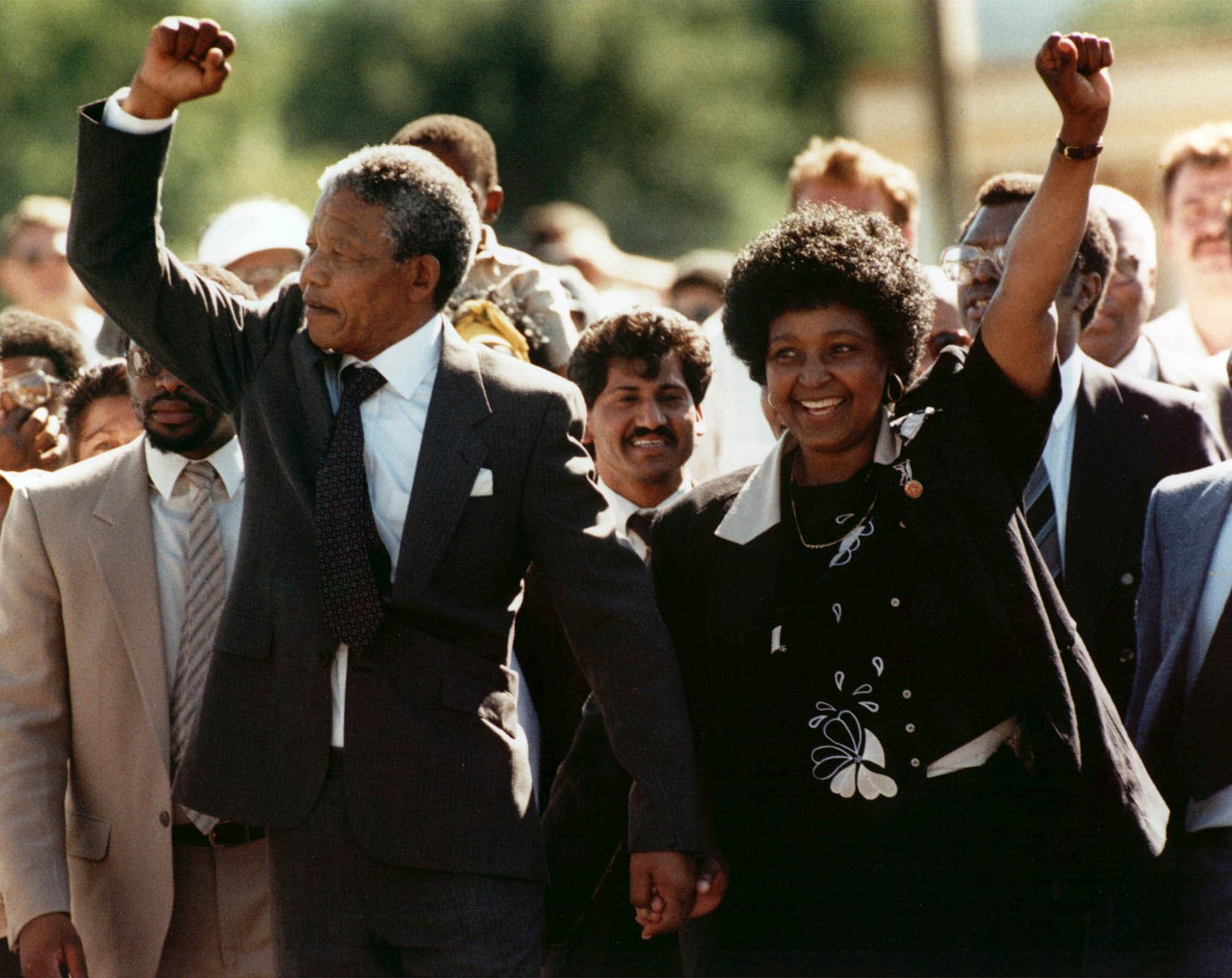 Nelson Mandela och hans dåvarande hustru Winnie efter att han frigivits från fängelset på Robben Island 1990.