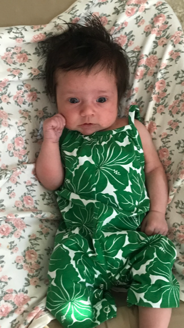  ”Vår dotter Olivia är en riktig hårboll och är i dag bara en månad och har en rejäl kalufs. Hon föddes den första juni på Södersjukhuset i Stockholm” skriver föräldrarna Josefine Magnusson och André Stridsberg.