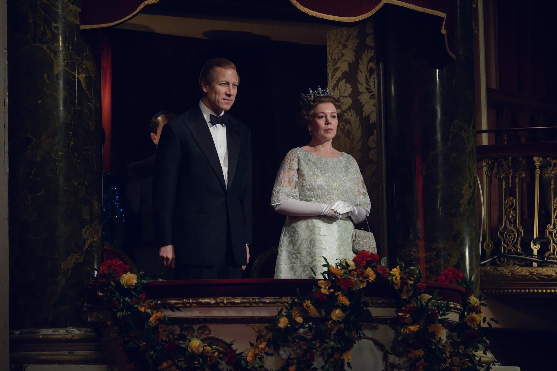 Tobias Menzies som prins Philip och Olivia Colman som drottning Elizabeth.