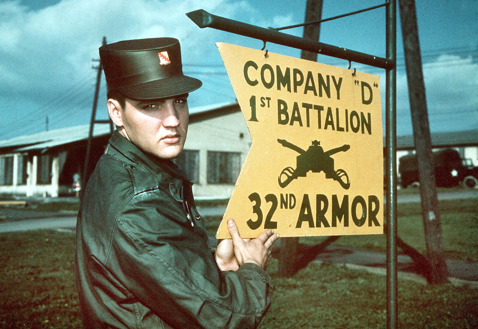 Elvis Presley under sin militärtjänstgöring i Tyskland.