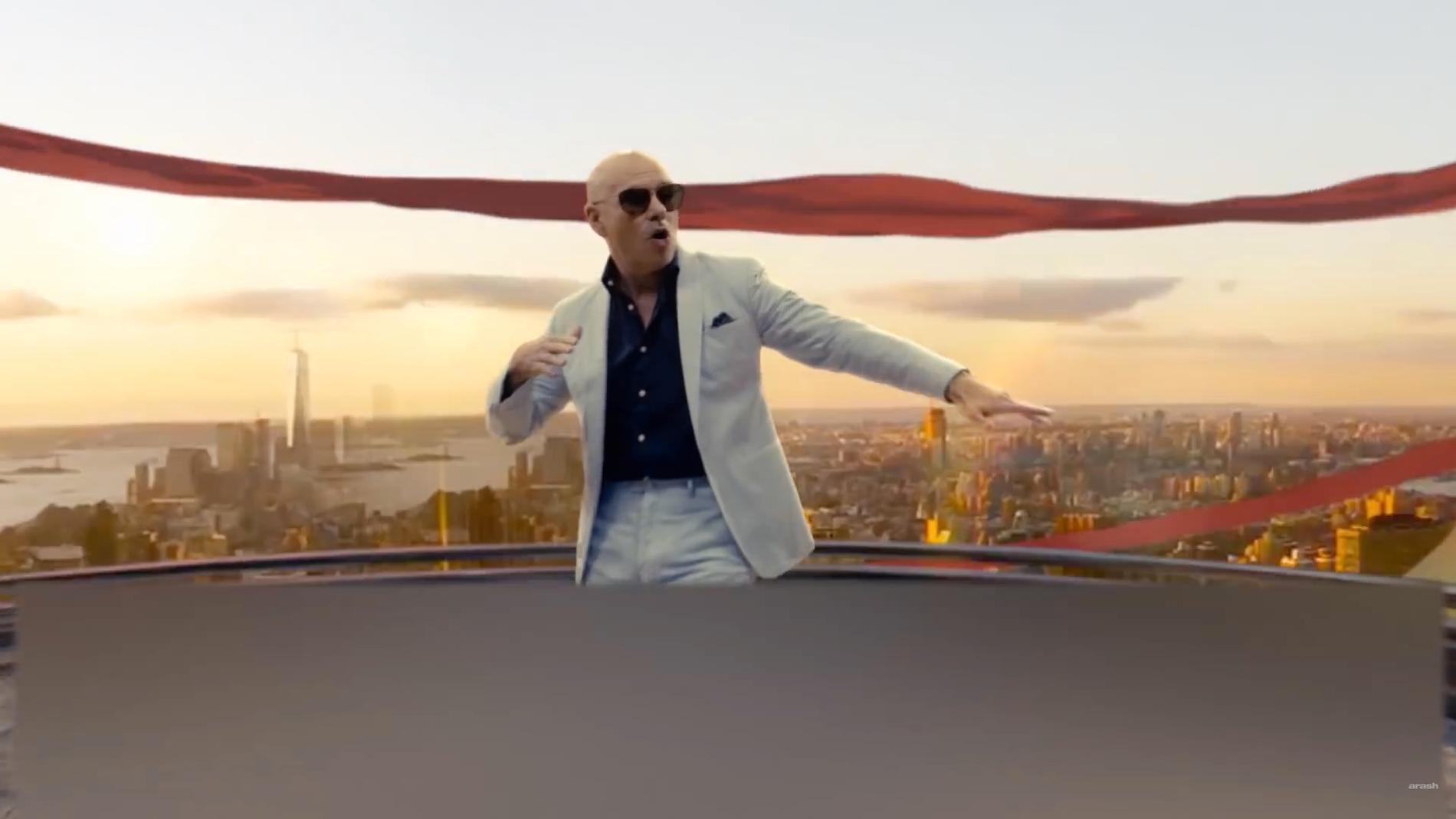 Pitbull rappar i Arashs censurerade fotbolls-video