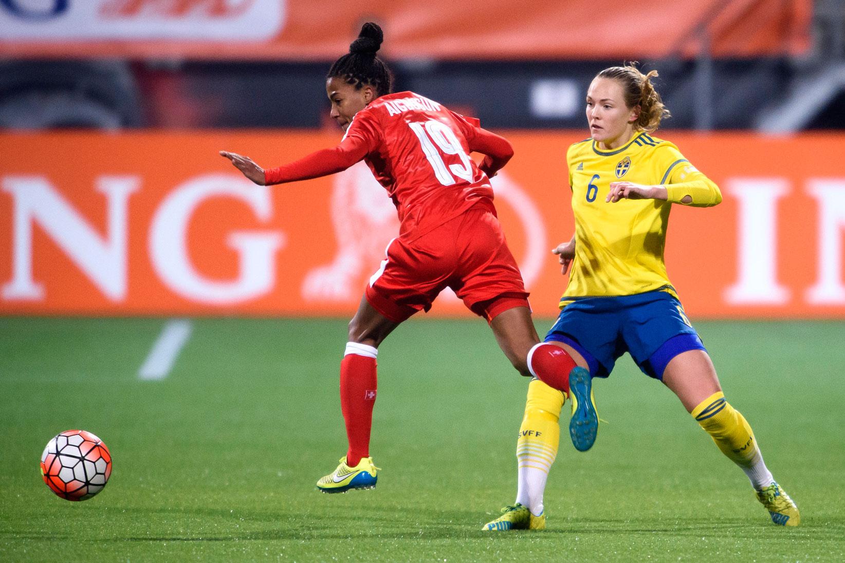 Magdalena Ericsson under OS-kvalmatchen i fotboll mellan Sverige och Schweiz.