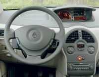 Den digitala displayen i Renault Modus kan vara lite svårläst, men hastigheten syns tydligt.
