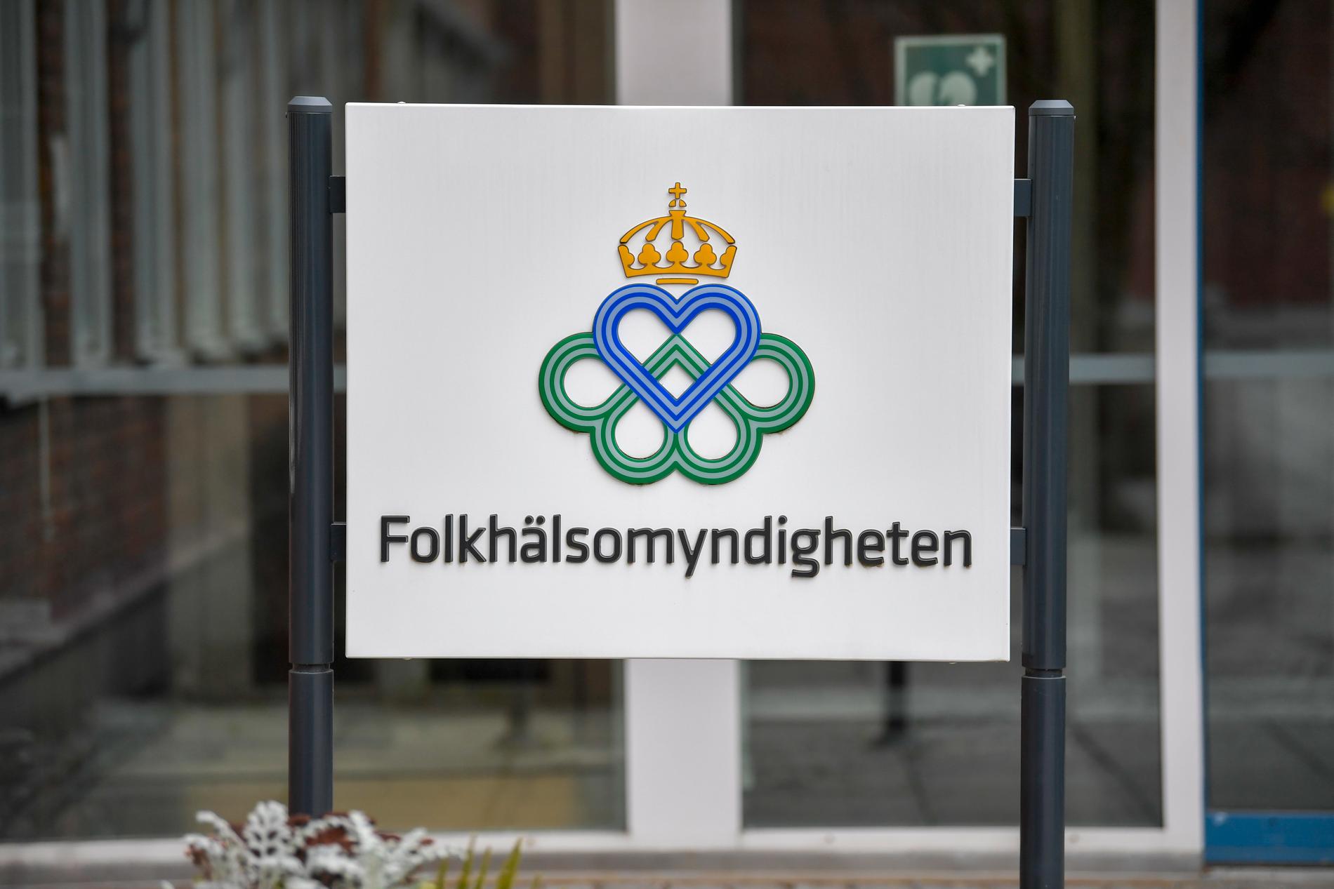 Totalt har 5 880 covid-19-smittade avlidit i Sverige, enligt Folkhälsomyndigheten.