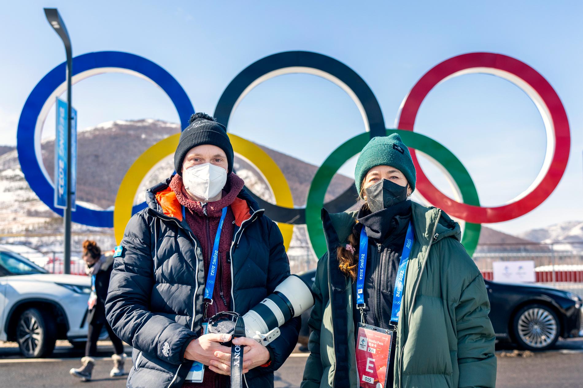 Petra Thorén med fotograf Pontus Orre under OS i Peking 2022.