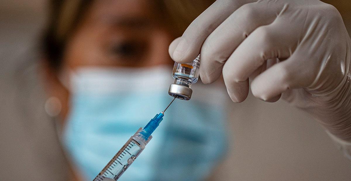 Förberedelse av en vaccination som genomfördes i Santiago, Chile, i måndags.