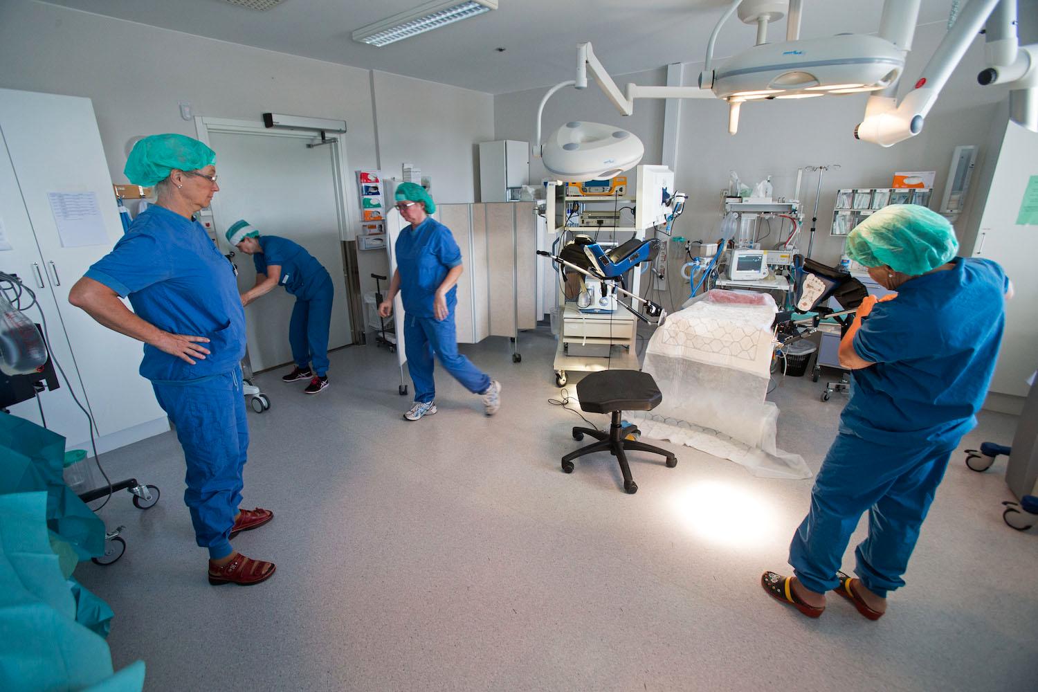 Eva Uustals operationsteam på kvinnokliniken på Linköpins universitetssjukhus.