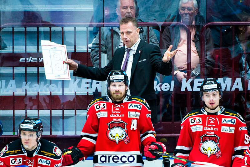 Mats Lusth firar efter att ha tagit Malmö tillbaka till SHL.olusthigt Han tog Malmö tillbaka till SHL, men Mats Lusth får inte fortsatt förtroende i båset. ”Vi behöver en förändring”, säger ordföranden Tommy Qvarnfort.