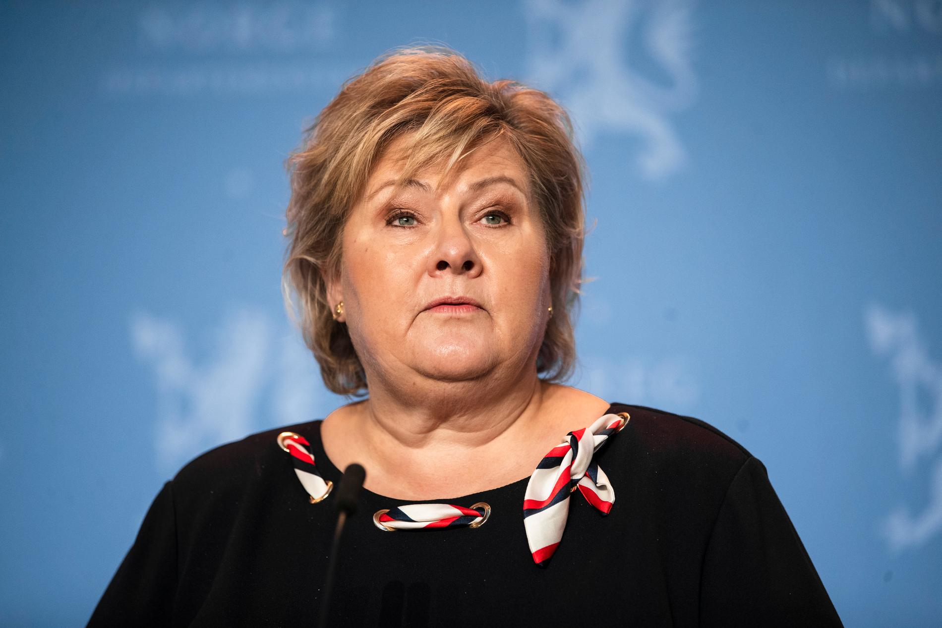 Norges nya hårda inreserestriktioner med karantänhotell får kritik. På bilden statsminister Erna Solberg (H). Arkivbild.
