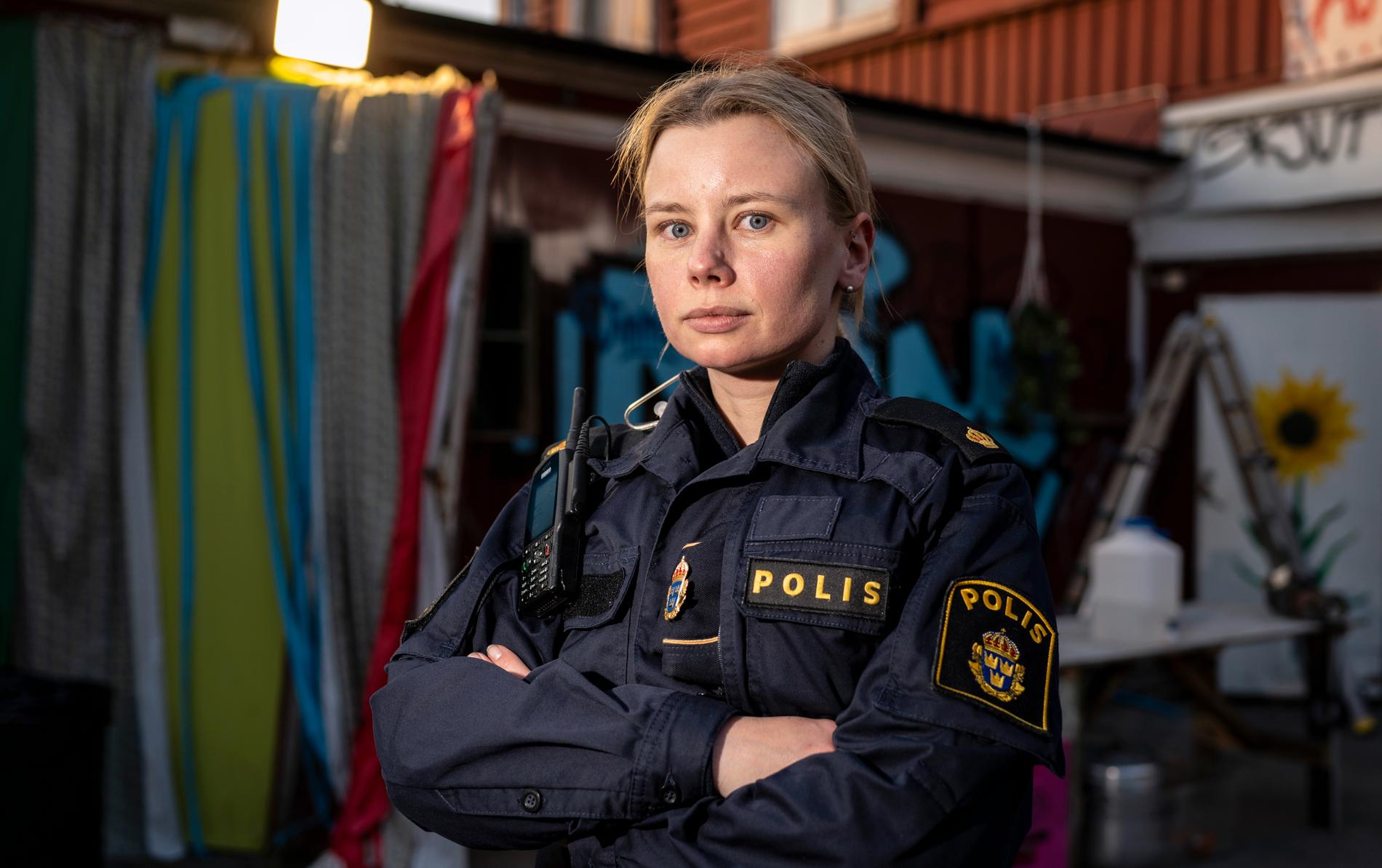 Amanda Jansson handplockades till rollen som Sara i "Tunna blå linjen" redan när hon gick på Teaterhögskolan i Luleå.