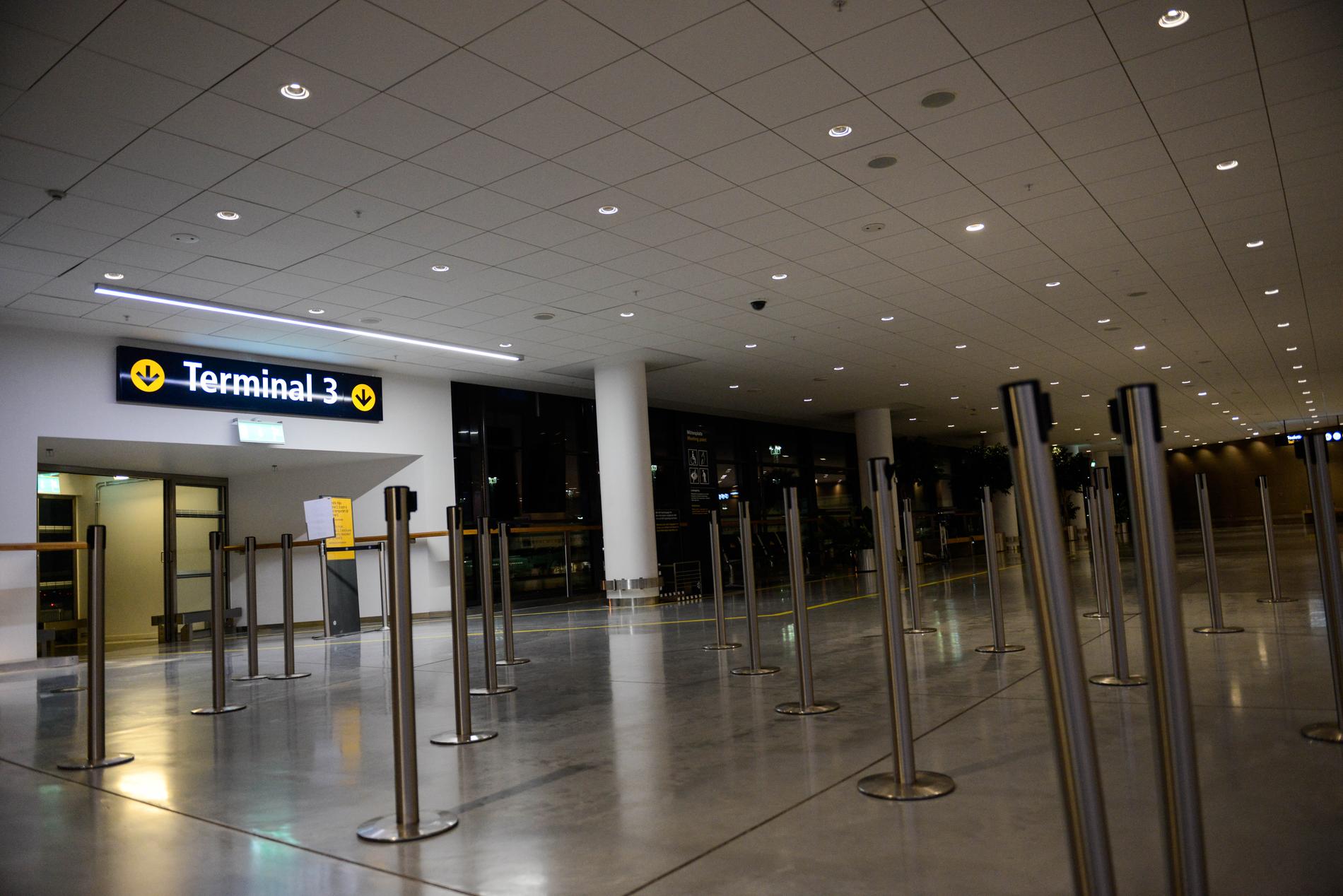 Arlandas stänga Terminal 3 används för mottagningen. 