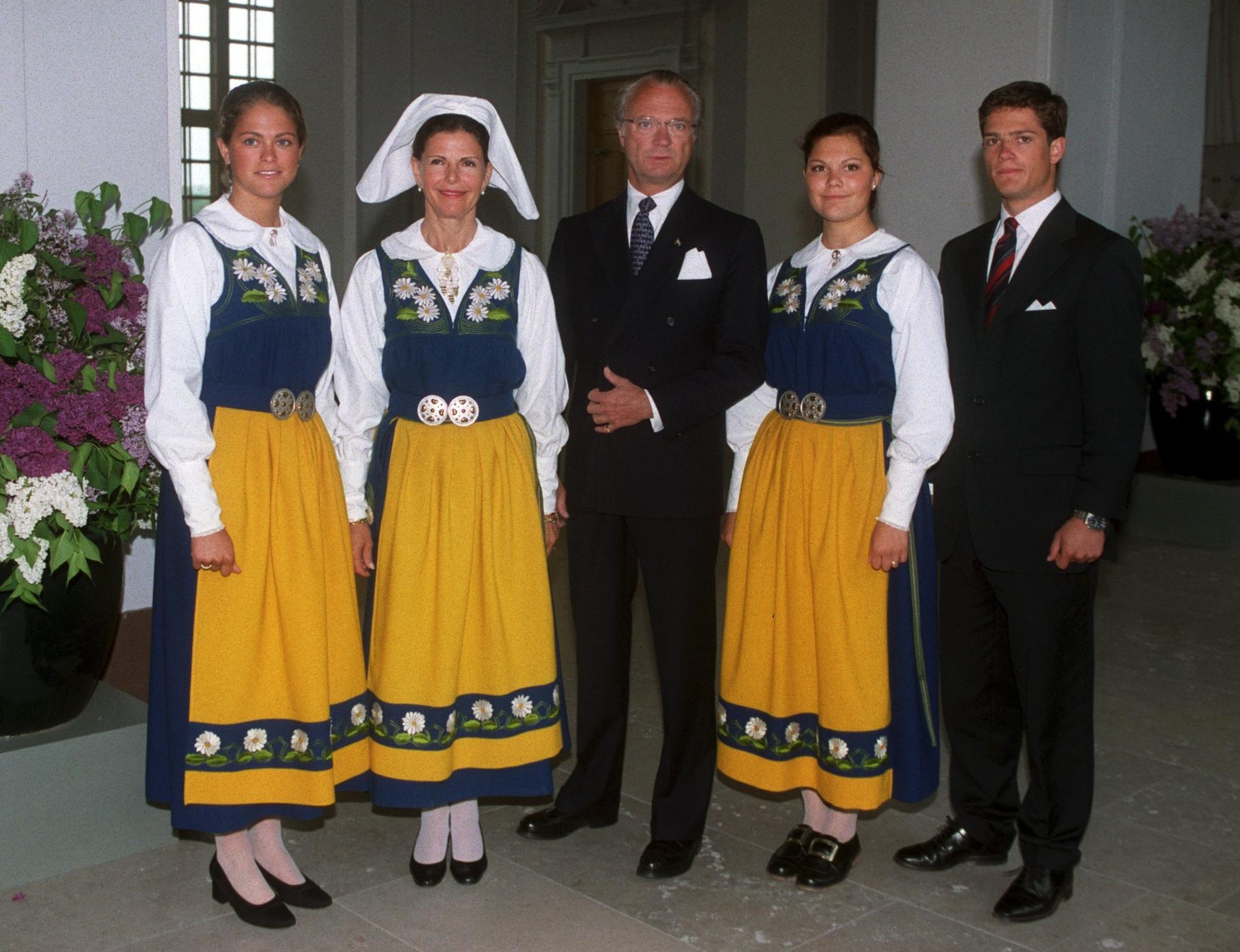 Kungafamiljen på Sveriges nationaldag 1999.