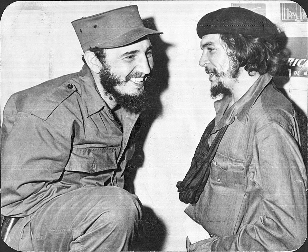 Fidel Castro och vapenbrodern Ernesto ”Che” Guevara 1959.
