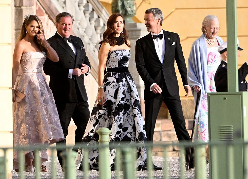 Prinsessan Madeleine, Chris O’Neill, kronprinsessan Mary och kronprins Frederik av Danmark. Längst till höger drottning Margrethe. 