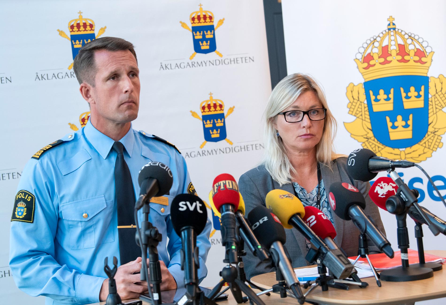 Mattias Sigfridsson, biträdande chef för Malmö polisområde, och vice chefsåklagare Anna Palmqvist under en pressträff om dödsskjutningen av den 31-åriga kvinnan.