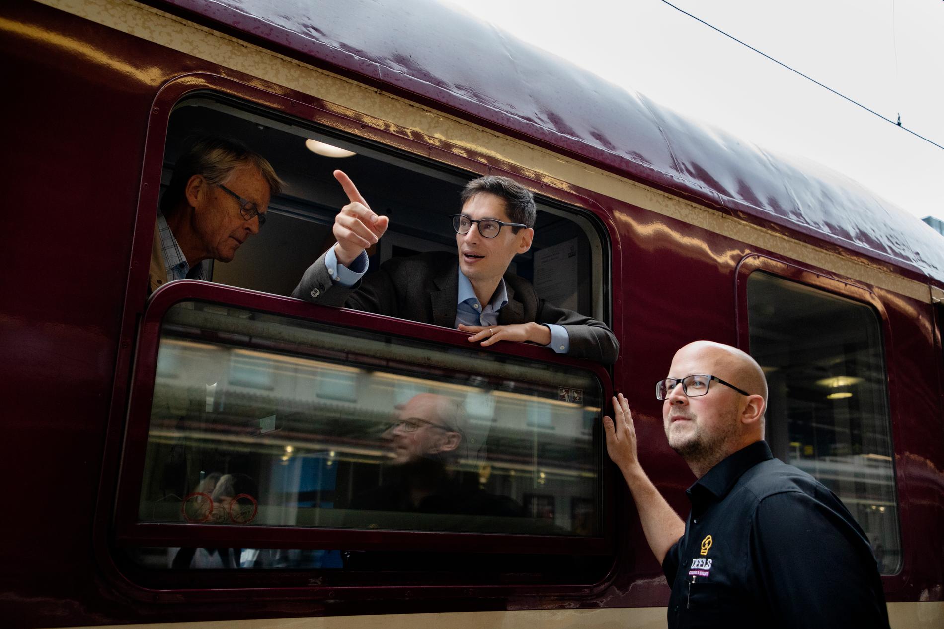 Peter Wolodarski inviger DN-tåget som rullar genom Europa med DN-läsare.