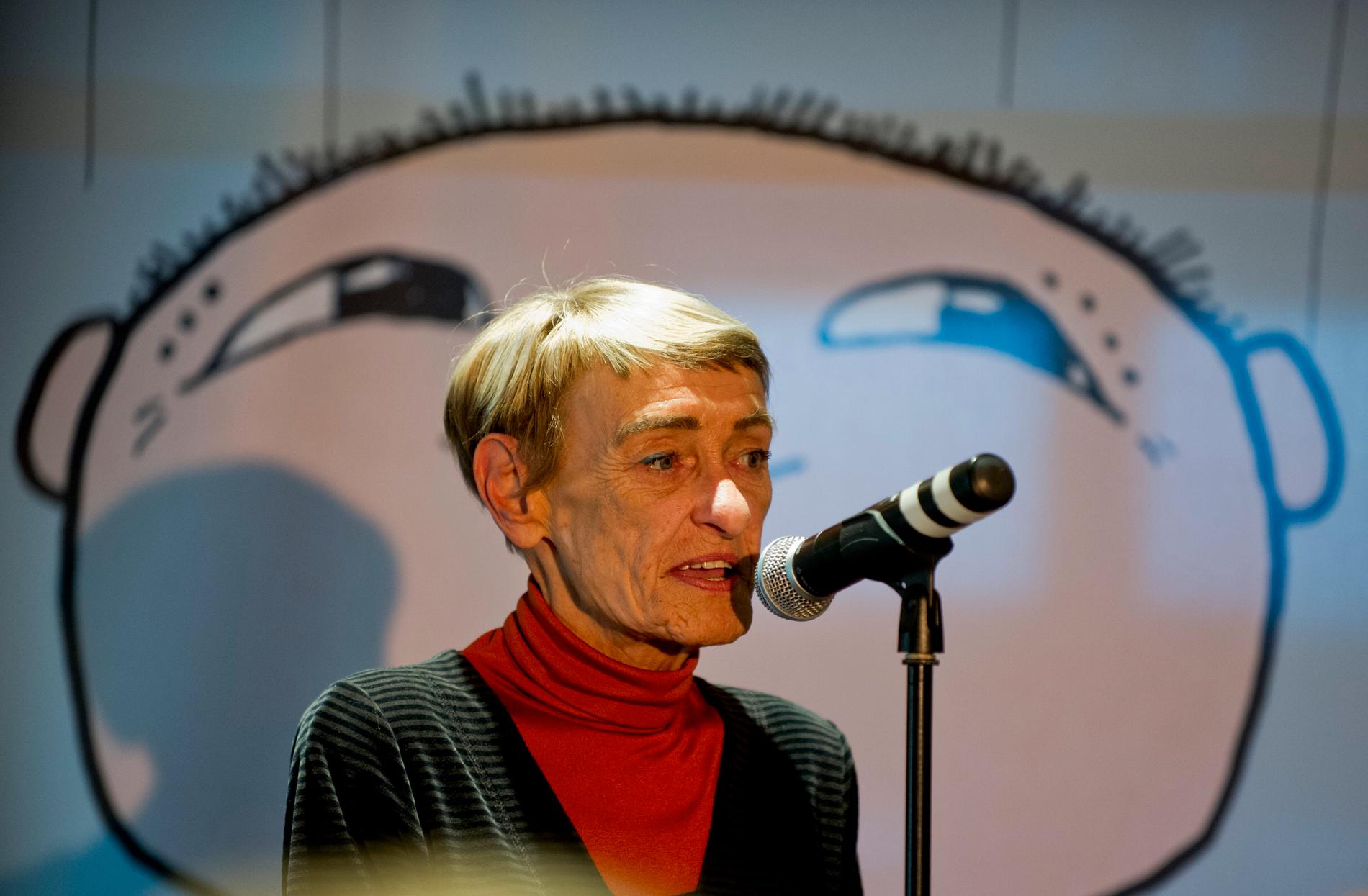 Gunilla Bergström, barnboksförfattare och illustratör, hyllas av Löfven. Arkivbild.