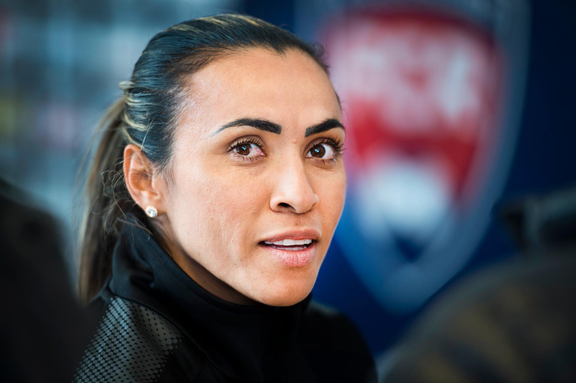 Marta, numera i Orlando, kan utses till årets spelare av Fifa.