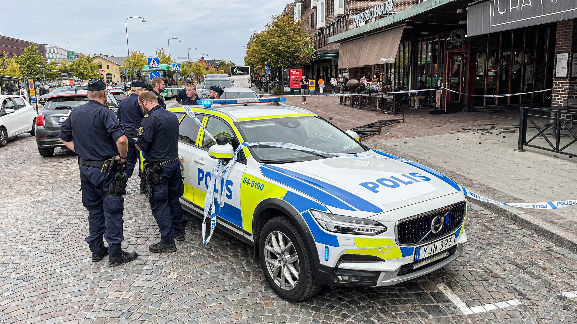 Polisen på plats i centrala Lund.