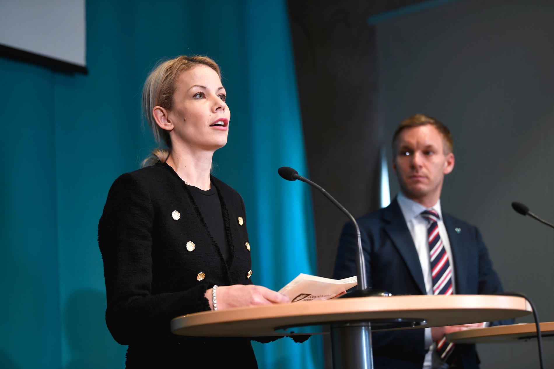 Stockholm stad har fattat beslut om att ta fram en ny vårdmodell, meddelar finansborgarrådet Anna König Jerlmyr (M) och äldre- och trygghetsborgarrådet Erik Slottner (KD) på en pressträff i Stadshuset.