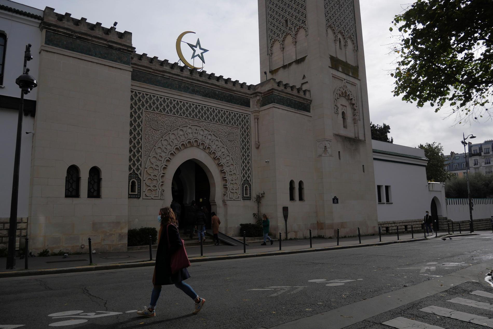 Frankrikes muslimer är på väg att få en gemensam stadga med grundläggande värderingar. Arkivbild på en moské i Paris.