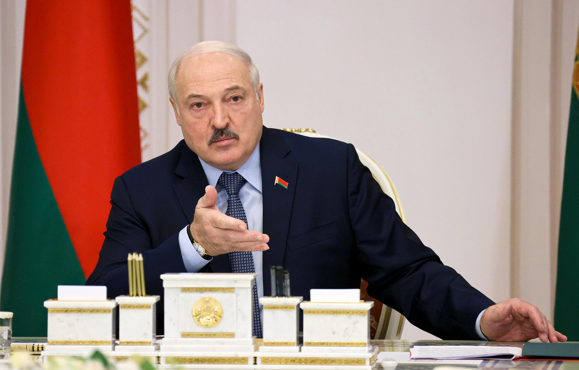 Belarus ledare Aleksandr Lukasjenko har upprepade gånger varnat för att landet inte tänker stoppa migranter och flyktingar på väg till väst. "Vi kommer inte hålla tillbaka någon. De är på väg mot det upplysta, varma och mysiga Europa", sade han i början av juli. Arkivfoto.