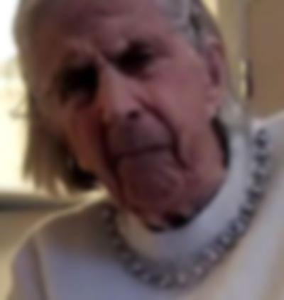 Gunnel, 95. Hennes pension räcker inte ens till kostnaden för äldreboendet.