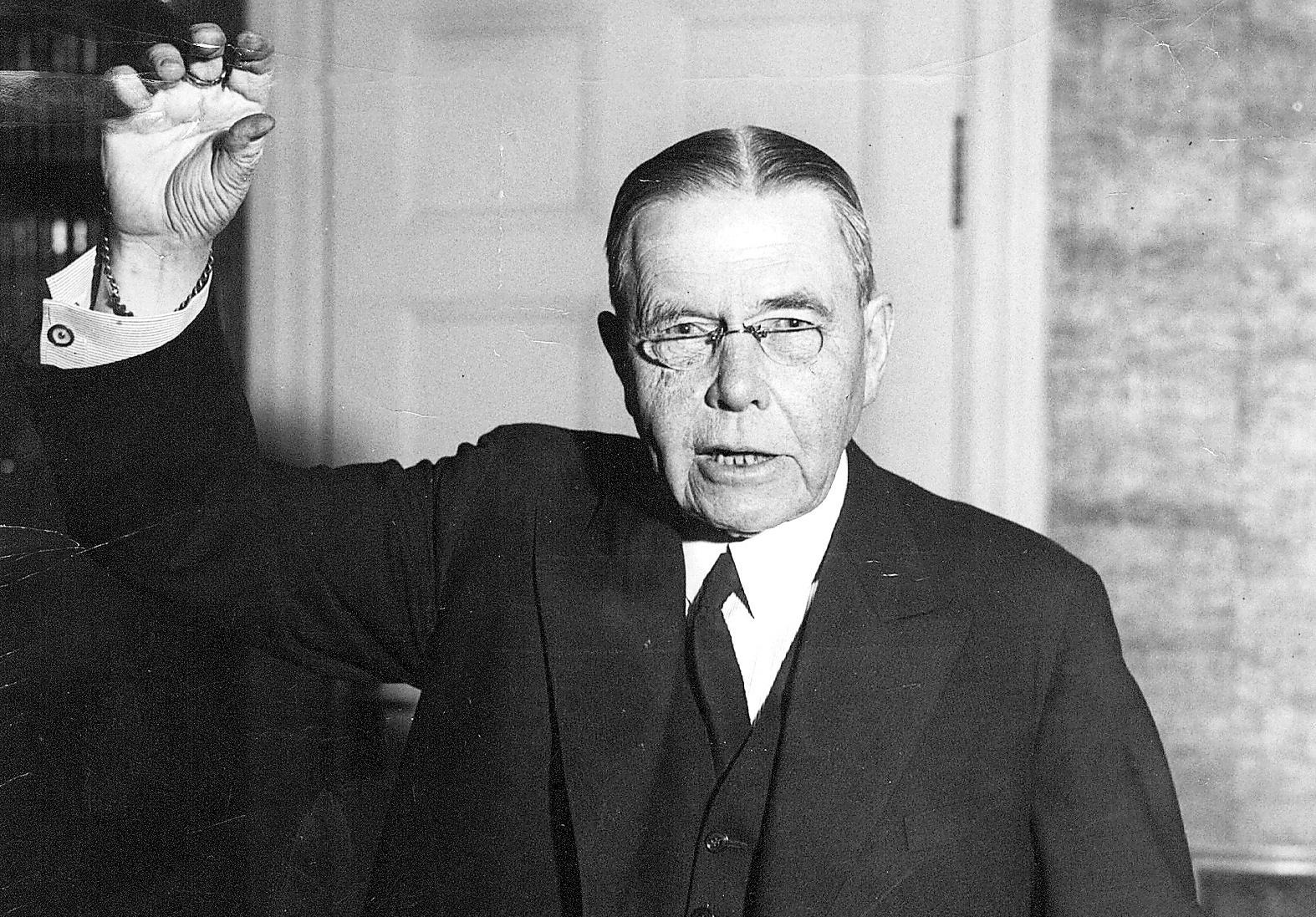 Högerledaren Arvid Lindman deklarerade 1918 öppet att män och kvinnor inte var jämbördiga.