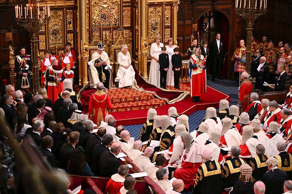 Brittiska kungaparet vid parlementets öppnande 2023. 