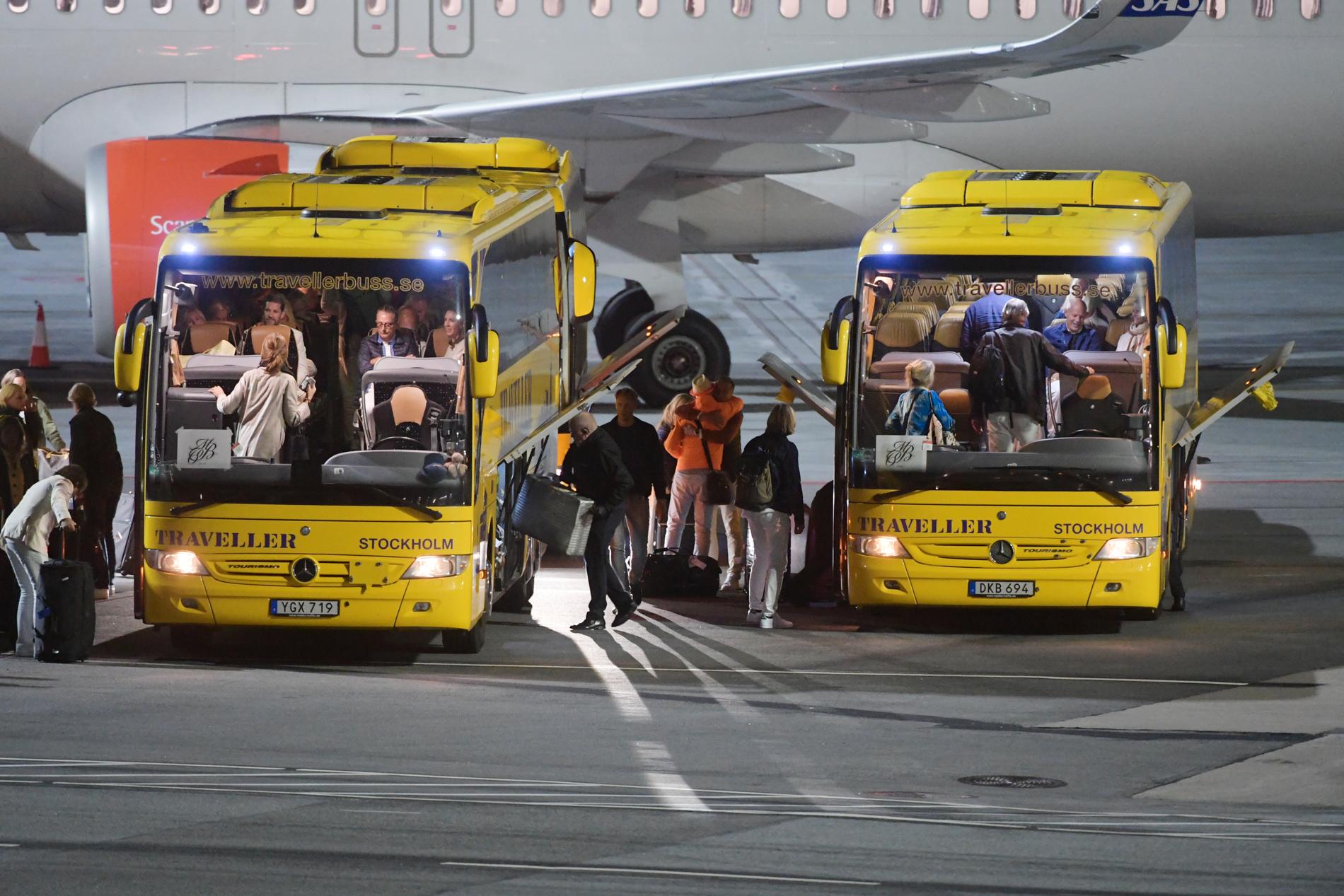 Gästerna åkte buss från Arlanda till centrala Stockholm. 