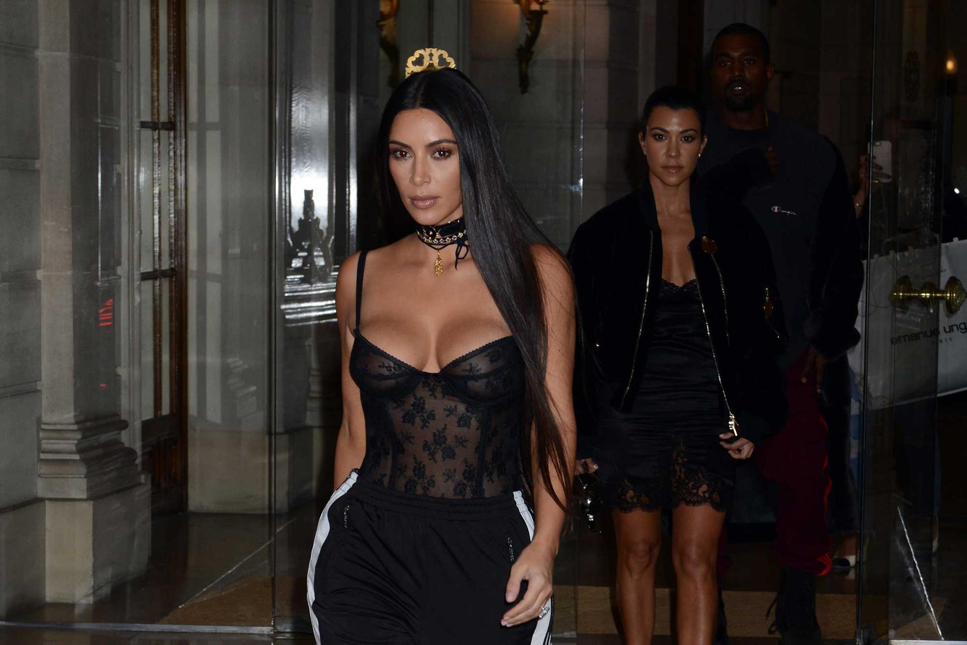 Kim Kardashian under Paris-vistelsen, före rånet.