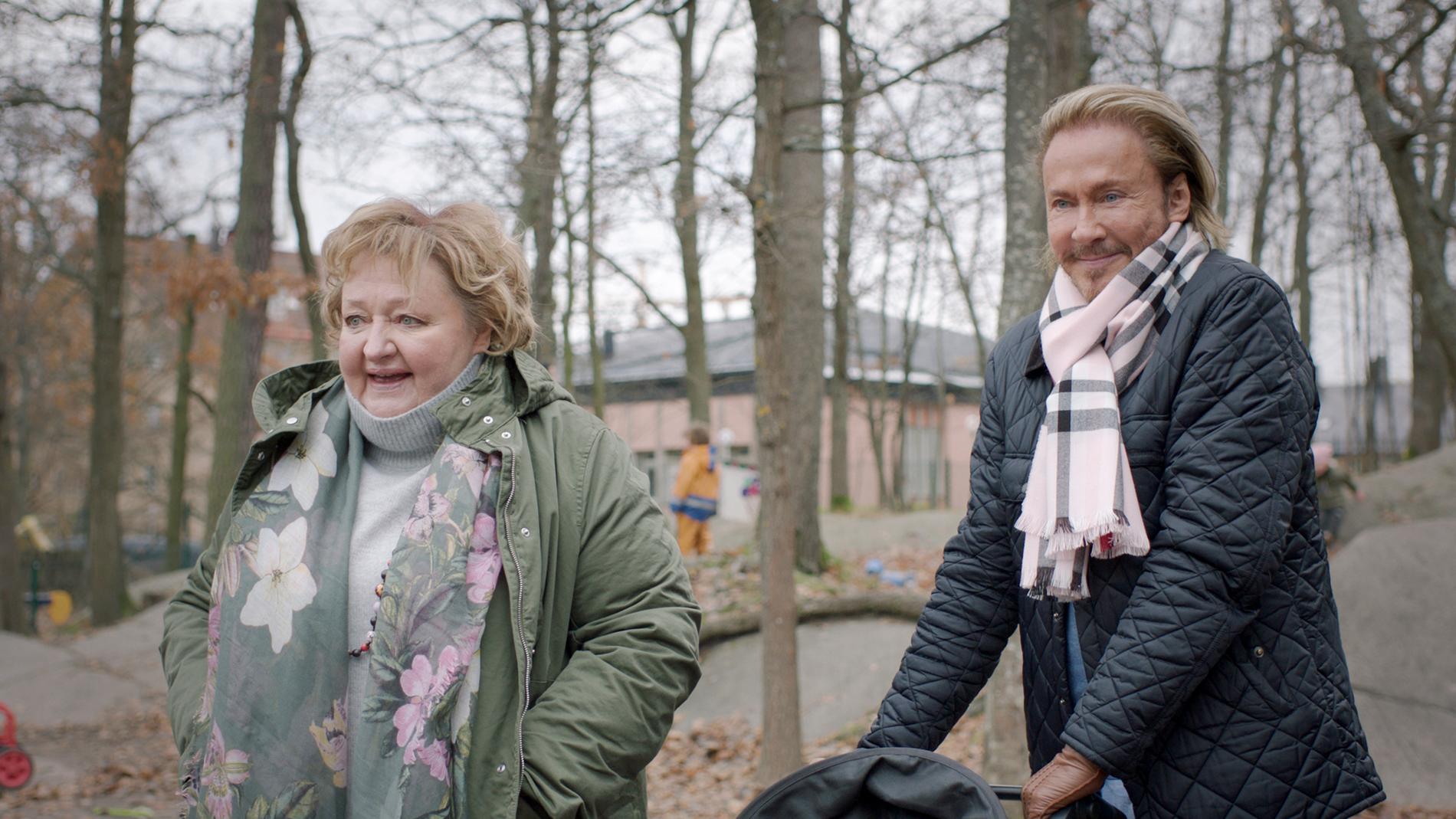 Bigge (Marianne Mörck) och Danny (Christer Lindarw).
