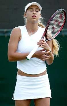Anna Kournikova har fått nog av alla förluster på WTA-touren och väljer nu att trappa ned.