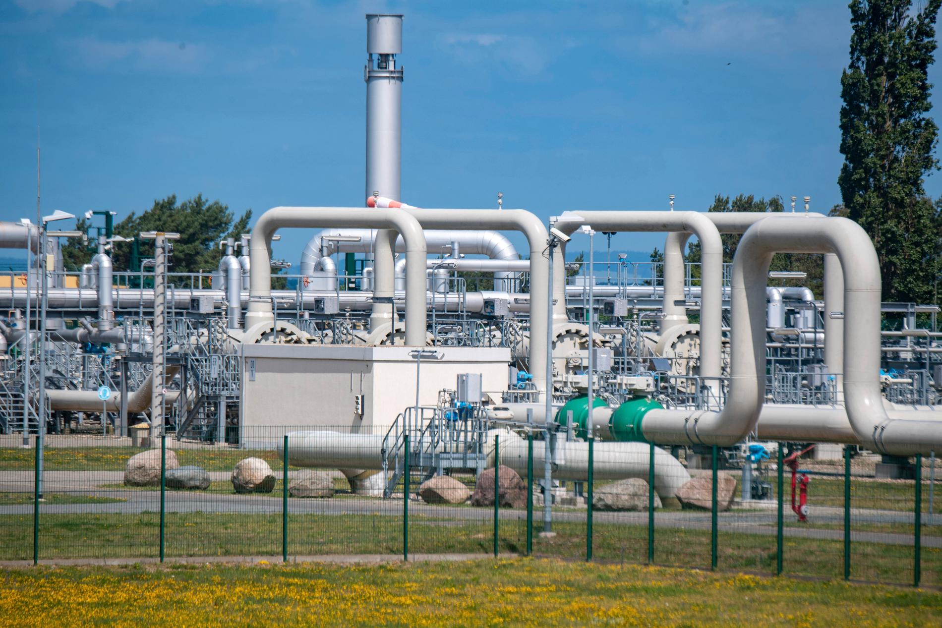 Den gas som den ryska gasgiganten Gazprom tidigare skickade i pipelines till Europa är inte lätt att sälja någon annanstans.